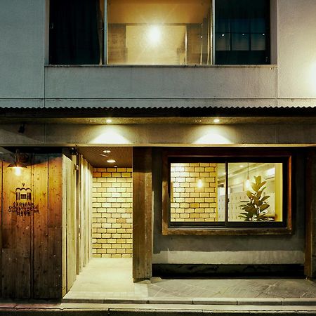 Akasaka Guesthouse Hive Tokyo Bagian luar foto