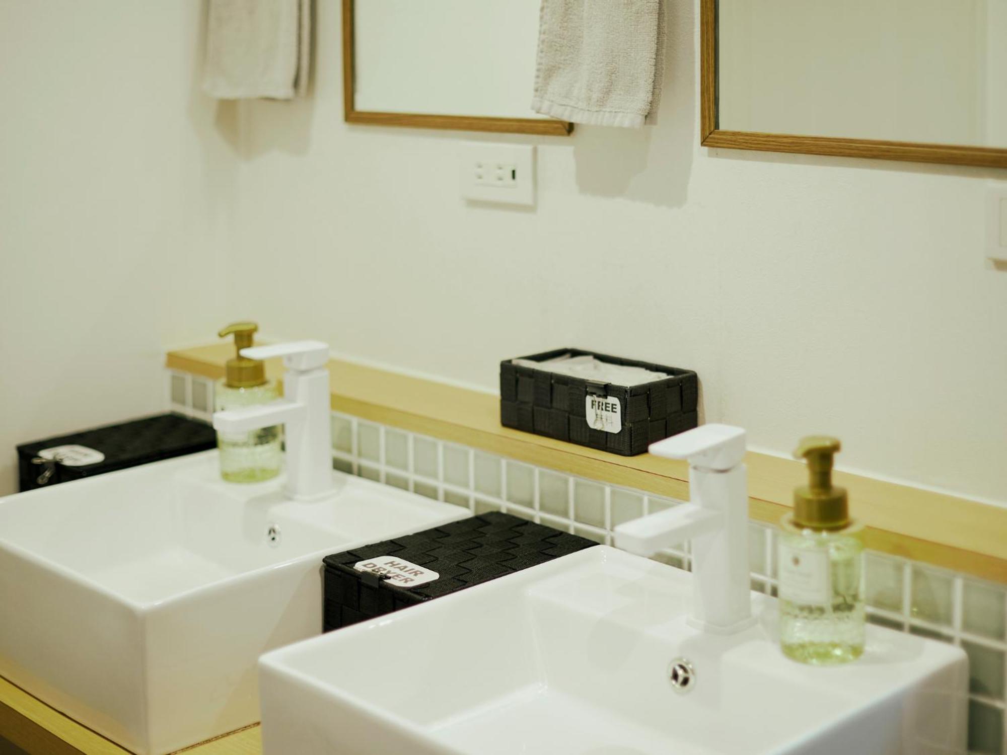 Akasaka Guesthouse Hive Tokyo Bagian luar foto